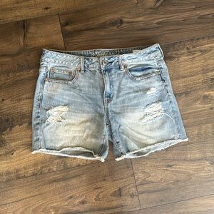 American Eagle boyfriend Midi shorts